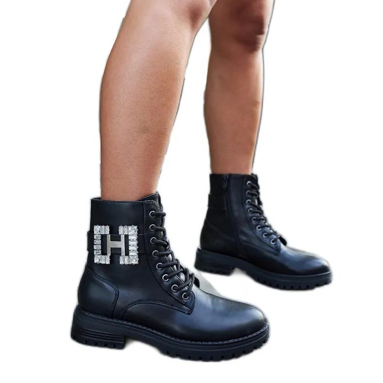 Inna Zwarte arbeidersschoenen met decoratieve Guevara zirkonen